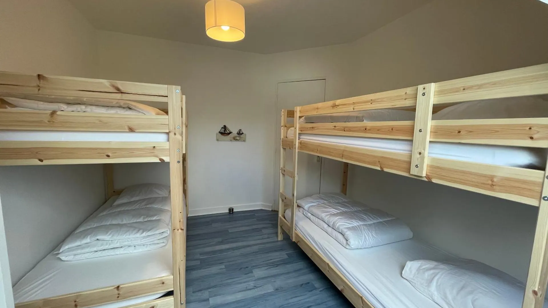 Holiday home Ty Plom Proche Du Centre Et Des Plages Plomeur