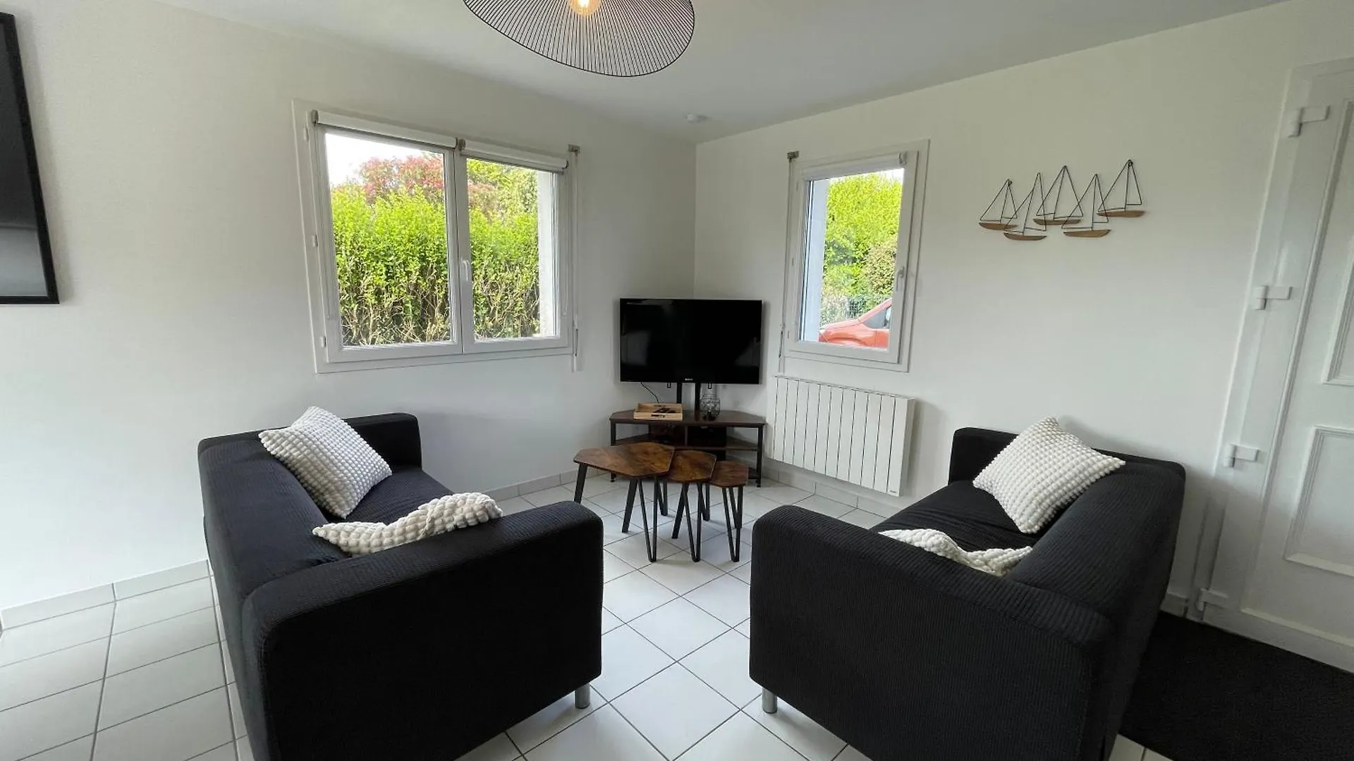 Holiday home Ty Plom Proche Du Centre Et Des Plages Plomeur France